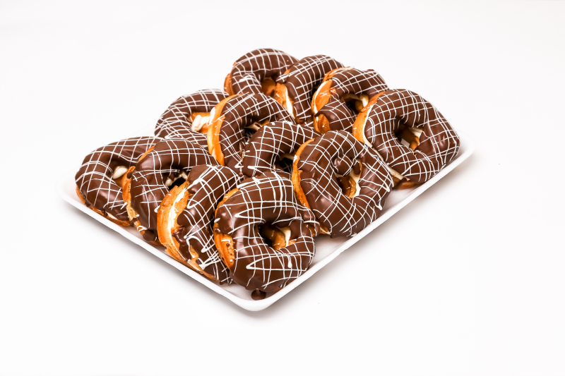 Krasita 12 pcs Pretzels with shock.glaze plate 1 tar/case