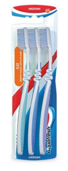 Toothbrushes Aquafresh Flex trio pack